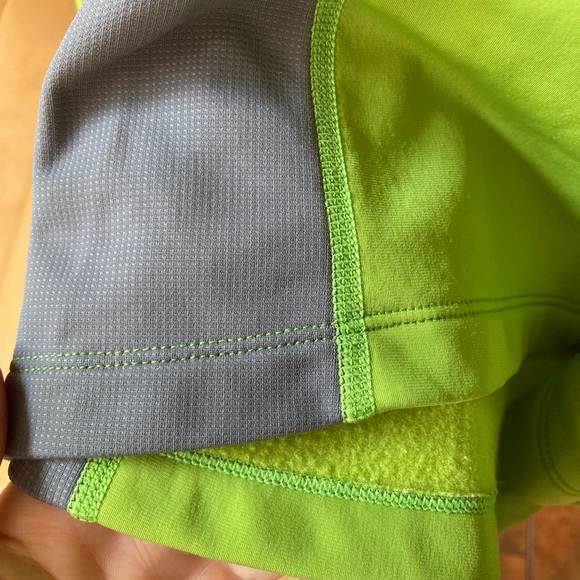 MEC zip-up sweater with hood - Picture 13 of 14